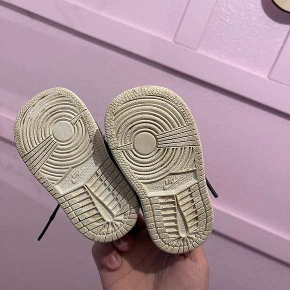 Baby Air Jordans - Picture 4 of 5
